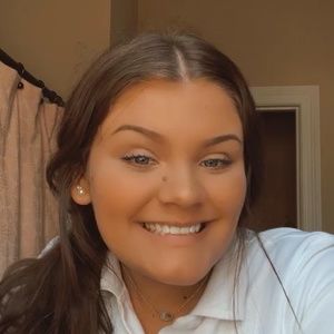 Meet your Posher, Alexandra